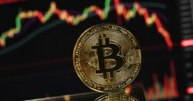 Bitcoin briefly breaks below $73,000 to lowest since November 2024 as heavy