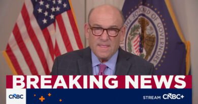 Fed votes to hold rates steady, notes 'uncertain' impacts from Iran war