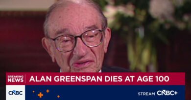Alan Greenspan, former chairman of the Fed, dies at age 100